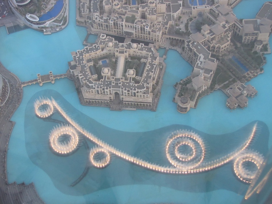Dubai Fountain and Old Town Hotel